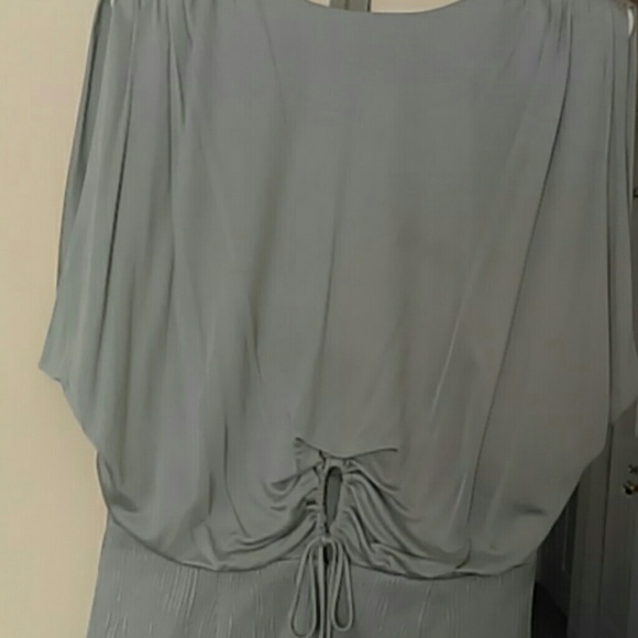 Elegant Evening Dress - Picture 4 of 6